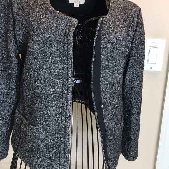 Ann Taylor Loft Gray 2-Snap Button Blazer Size 8 - Picture 7 of 8